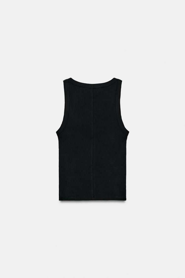 black sleeveless tank top