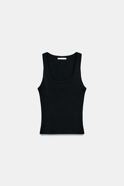 black sleeveless tank top