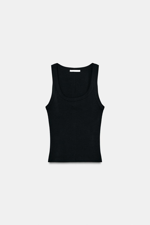 black sleeveless tank top